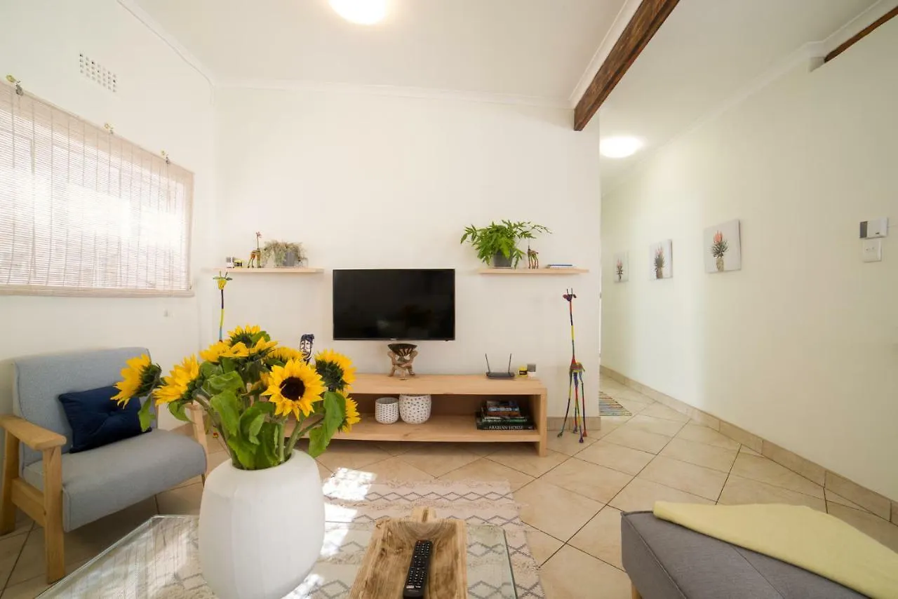 Giraffe Manor Apartment Cape Town