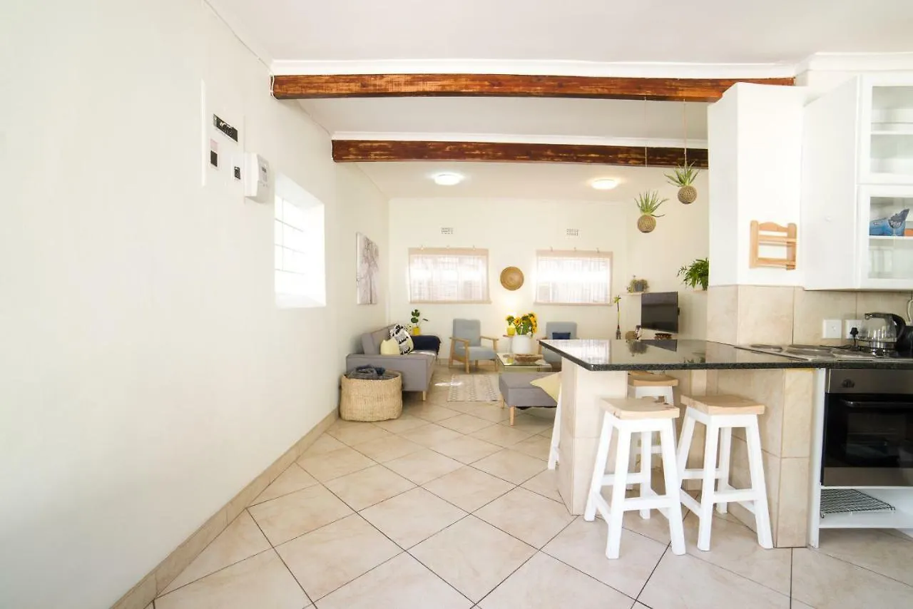 Giraffe Manor Apartment Cape Town