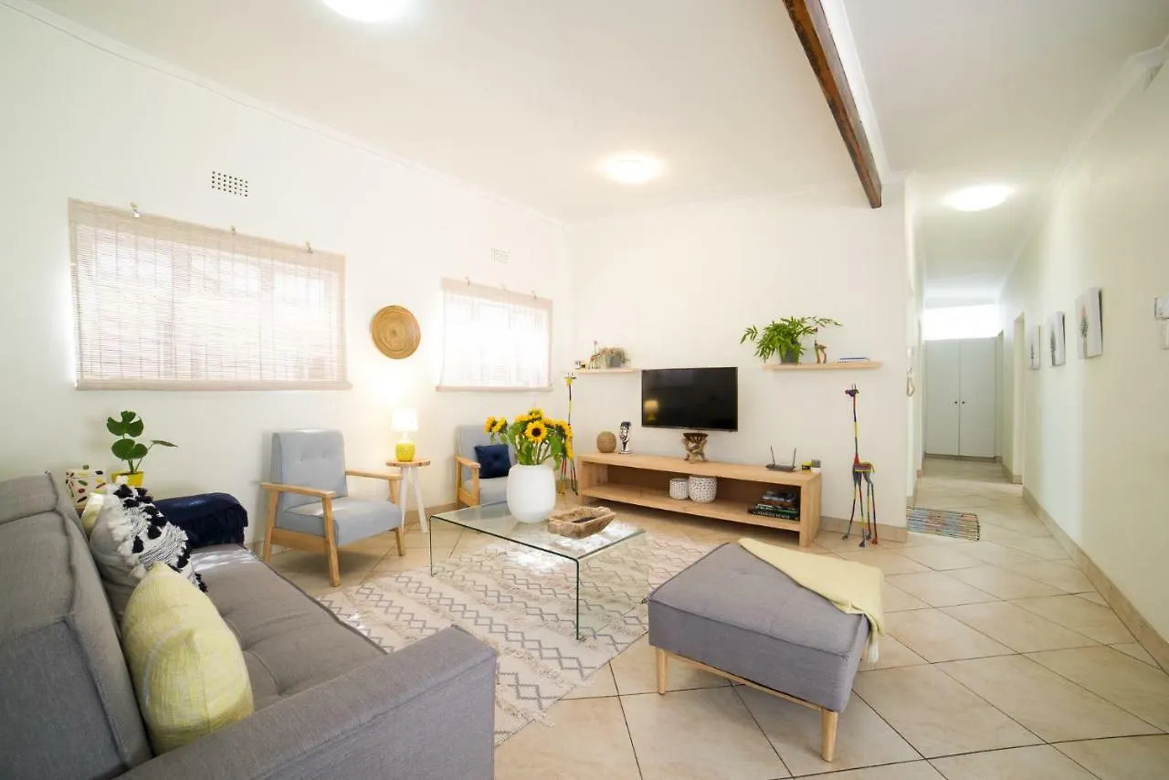 Giraffe Manor Apartment Cape Town