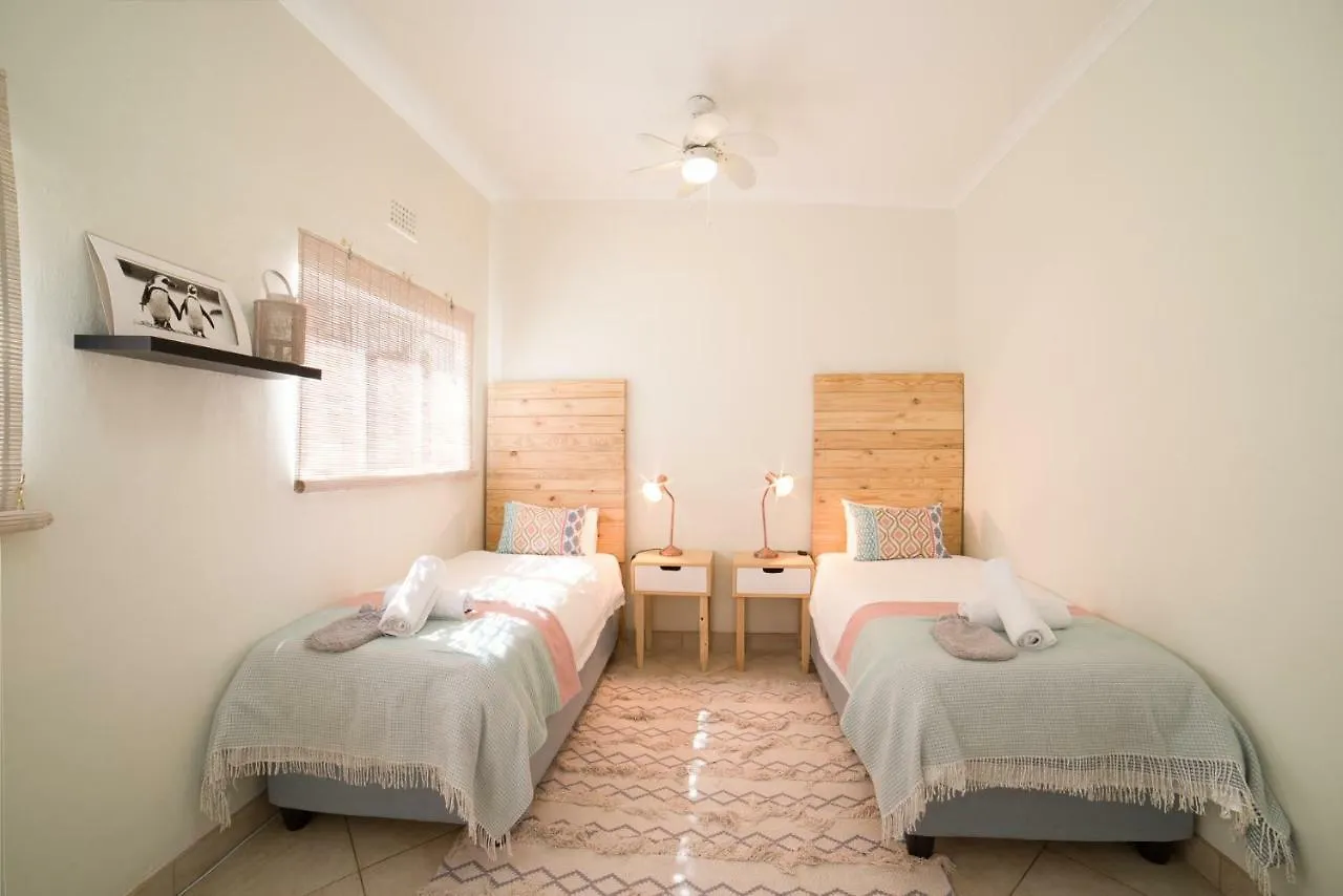 Giraffe Manor Apartment Cape Town